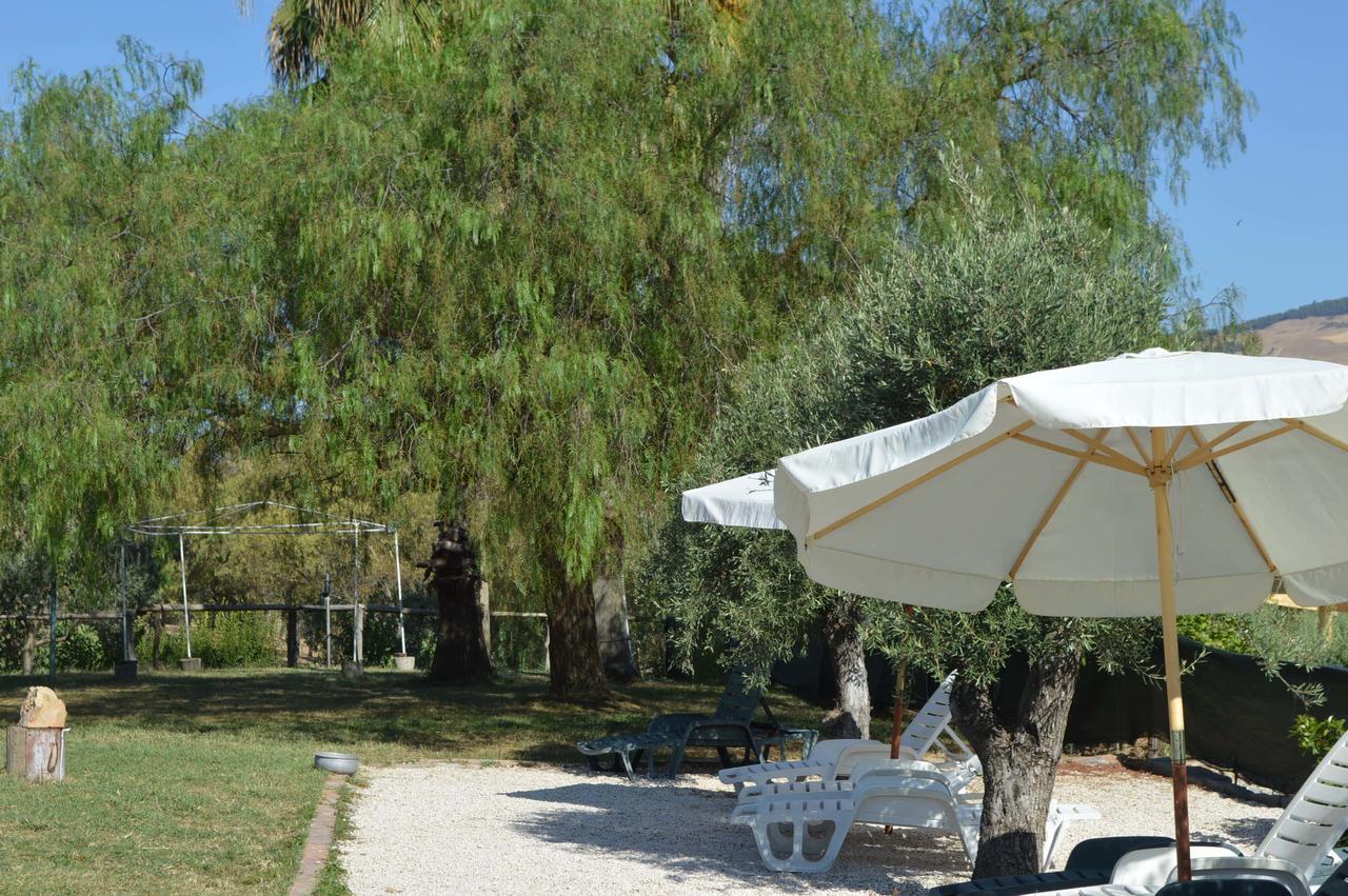La Dolce Vita Regalbuto Bagian luar foto